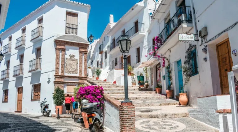 Traslado privado del Aeropuerto de Málaga a Frigiliana
